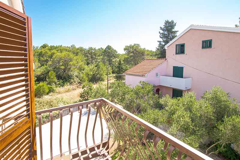 Vierzimmerwohnung zur Langzeitmiete in Biograd na Moru_Dauermiete in Kroatien_deutschsprachiger Vermieter_deutscher Vermieter_Langzeitmiete am Meer_separates Appartment_Meerblick_große Terrasse
