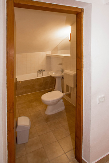 Vierzimmerwohnung zur Langzeitmiete in Biograd na Moru_Dauermiete in Kroatien_deutschsprachiger Vermieter_deutscher Vermieter_Langzeitmiete am Meer_separates Appartment_Meerblick_große Terrasse