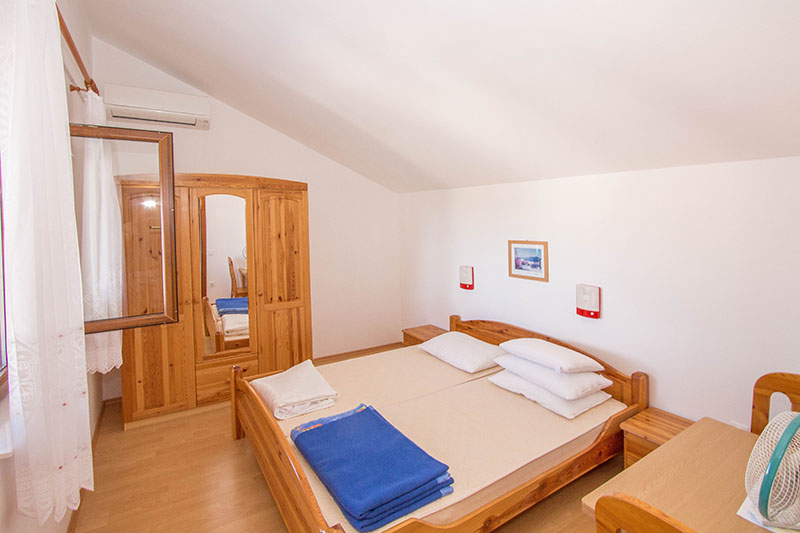 Vierzimmerwohnung zur Langzeitmiete in Biograd na Moru_Dauermiete in Kroatien_deutschsprachiger Vermieter_deutscher Vermieter_Langzeitmiete am Meer_separates Appartment_Meerblick_große Terrasse