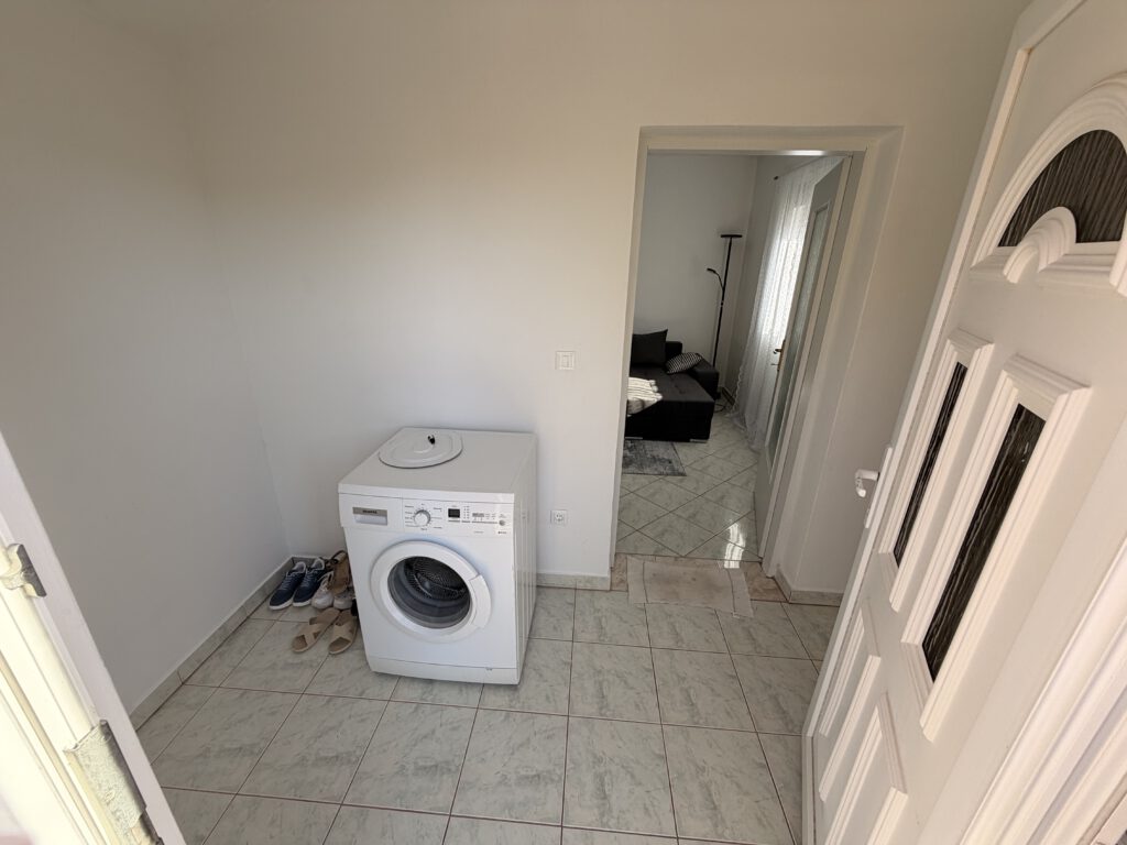 Gepflegte 2-Zimmer-Wohnung in Toplage von Pula – nur 2 Min. zur City Mall